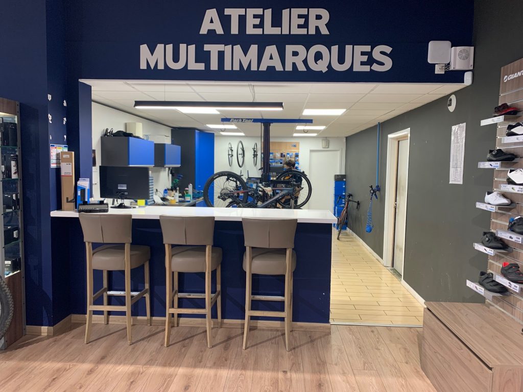 Réparation de vélos, atelier GIANT Montpellier Pérols